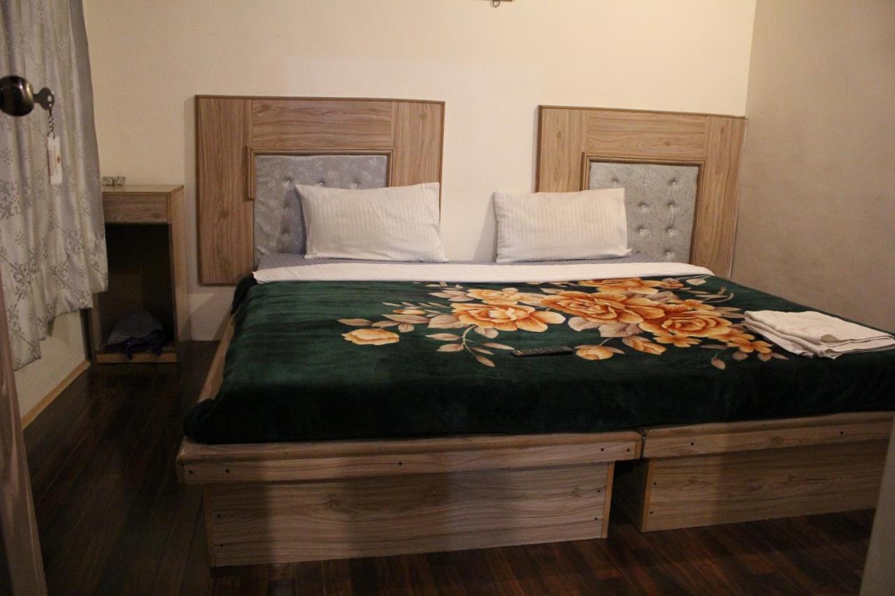 Baltit Heritage Inn Karimabad  Екстериор снимка