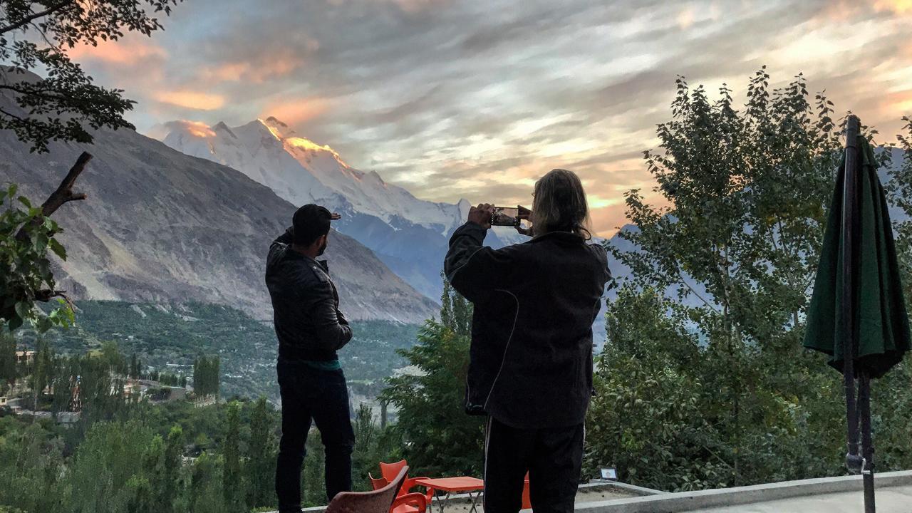 Baltit Heritage Inn Karimabad  Екстериор снимка